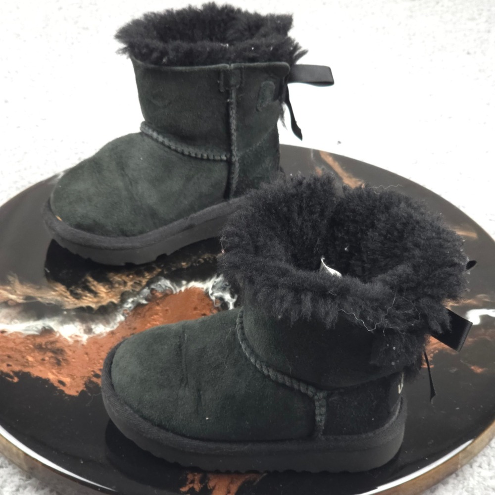 UGG Boots Black Suede Bow Back Winter Warm Comfy Kids Size‎ 7